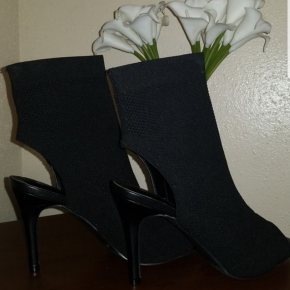 Peep Toe Heels - Picture 2 of 3